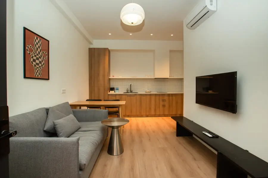 Standard King Apartment 6